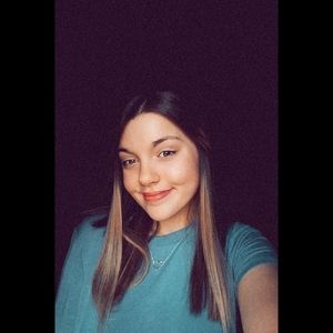 Meet your Posher, Hali